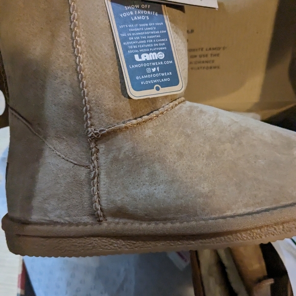 Lamo Shoes - Brand new boots size 8